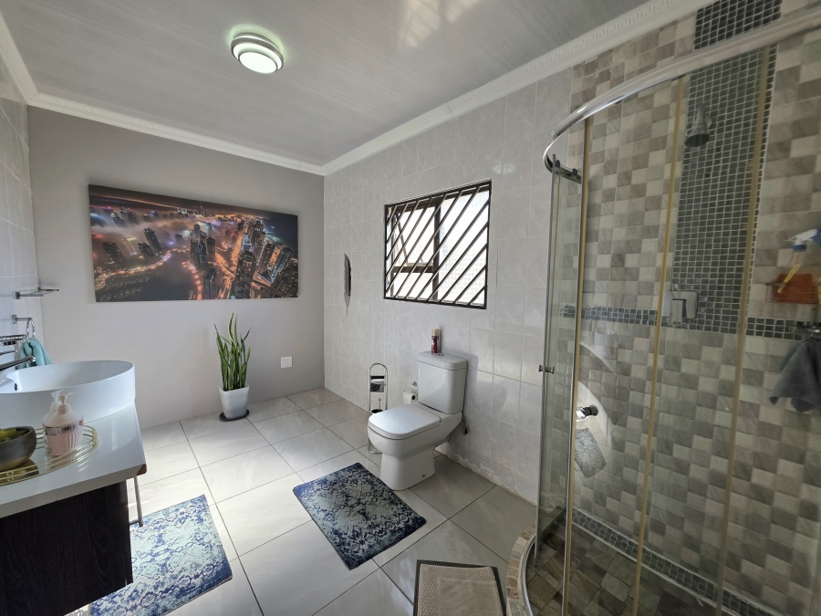 4 Bedroom Property for Sale in Flamingo Park Free State